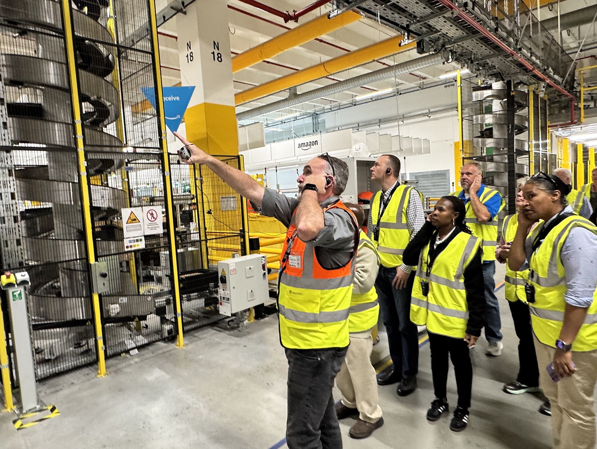 Amazon fulfillment center robotics